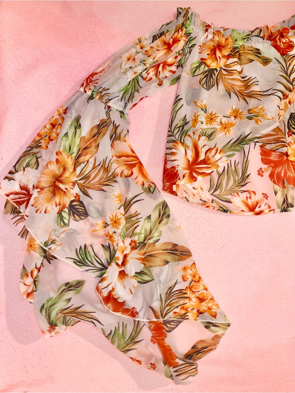 Live 4 Truth Floral Off-Shoulder Crop Top in Small Hibiscus Flower Whire Tropics - Picture 3 of 11